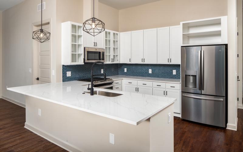 c-shaped kitchen with open countertop